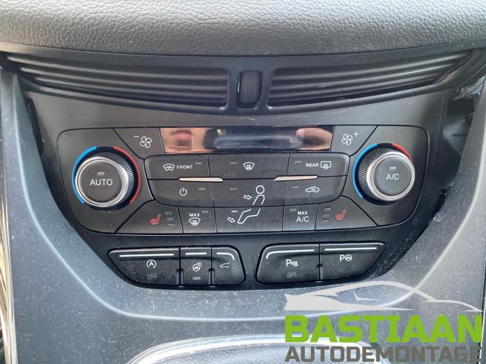Ford Kuga II 1.5 EcoBoost 16V 150 Sloopvoertuig (2015, Zwart)