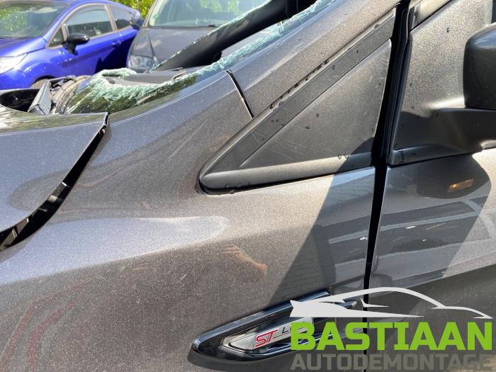 Ford Kuga II 1.5 EcoBoost 16V 150 Sloopvoertuig (2015, Zwart)