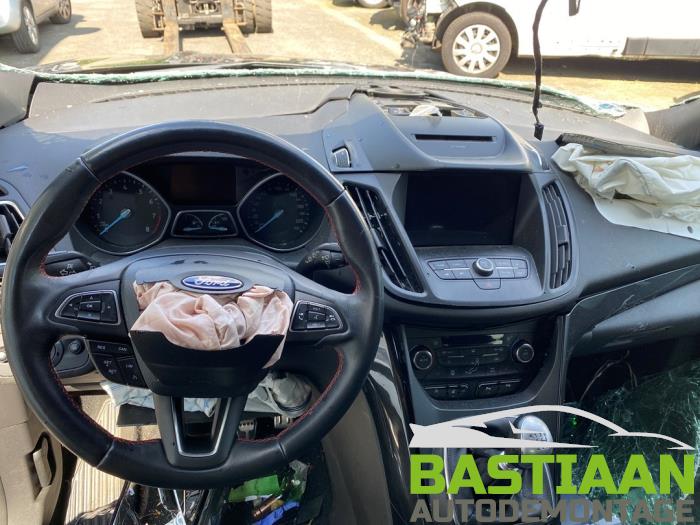 Ford Kuga II 1.5 EcoBoost 16V 150 Sloopvoertuig (2015, Zwart)