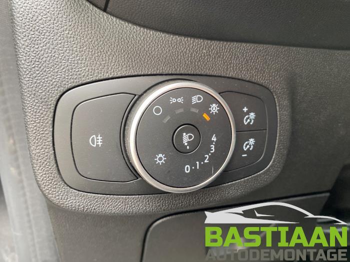 Ford Fiesta 7 1.1 Ti-VCT 12V 70 Sloopvoertuig (2019, Grijs)