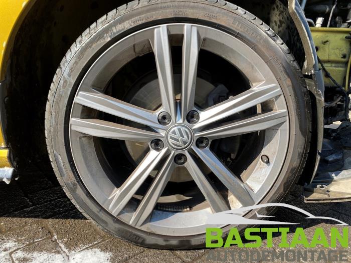 Volkswagen Golf VII 2.0 TDI 150 16V Sloopvoertuig (2018, Geel)