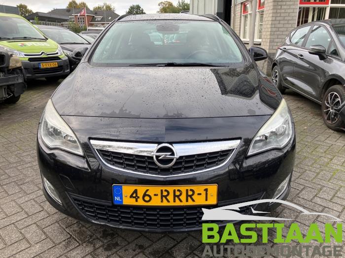 Opel Astra J Sports Tourer 1.3 CDTI 16V ecoFlex Sloopvoertuig (2011, Zwart)