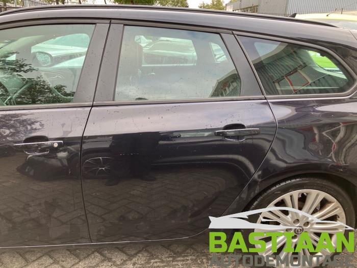 Opel Astra J Sports Tourer 1.3 CDTI 16V ecoFlex Sloopvoertuig (2011, Zwart)