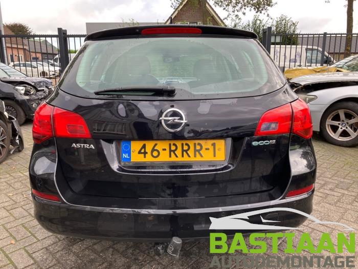 Opel Astra J Sports Tourer 1.3 CDTI 16V ecoFlex Sloopvoertuig (2011, Zwart)