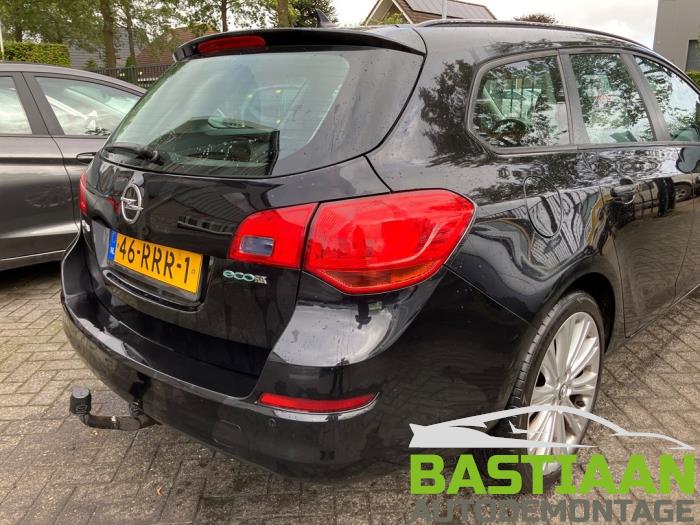 Opel Astra J Sports Tourer 1.3 CDTI 16V ecoFlex Sloopvoertuig (2011, Zwart)