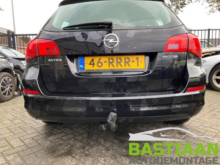 Opel Astra J Sports Tourer 1.3 CDTI 16V ecoFlex Sloopvoertuig (2011, Zwart)