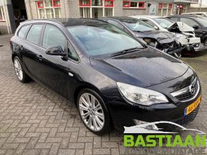 Opel Astra J Sports Tourer 1.3 CDTI 16V ecoFlex Sloopvoertuig (2011, Zwart)