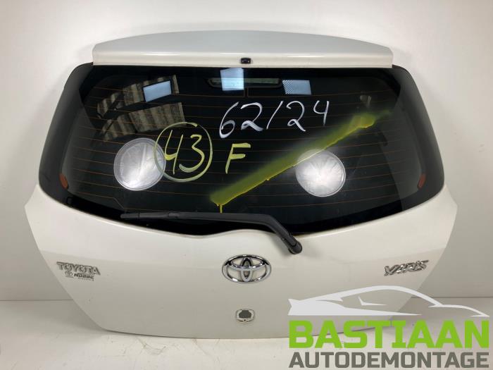 Toyota Yaris II 1.0 12V VVT-i Sloopvoertuig (2010, Wit)