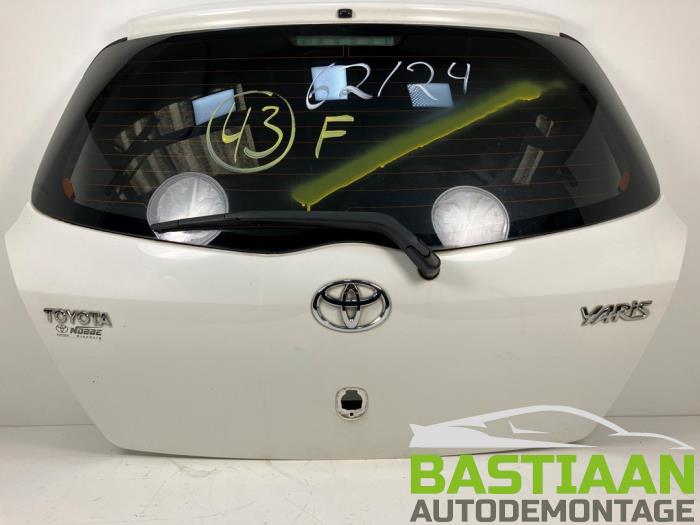 Toyota Yaris II 1.0 12V VVT-i Sloopvoertuig (2010, Wit)
