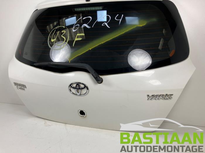 Toyota Yaris II 1.0 12V VVT-i Sloopvoertuig (2010, Wit)