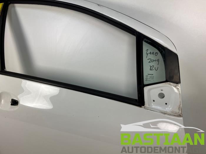 Toyota Yaris II 1.0 12V VVT-i Sloopvoertuig (2010, Wit)