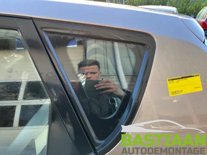 Kia Cee'd 1.4 CVVT 16V Sloopvoertuig (2009, Beige)