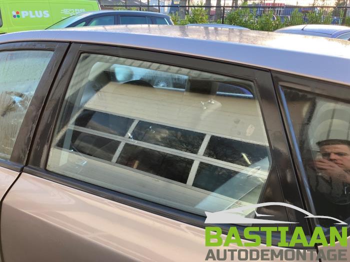 Kia Cee'd 1.4 CVVT 16V Sloopvoertuig (2009, Beige)