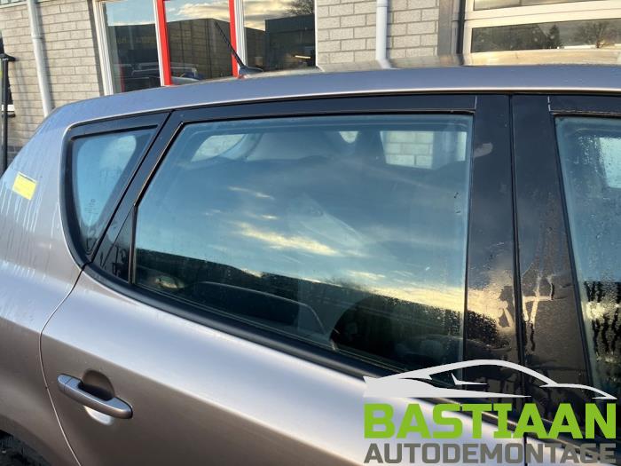Kia Cee'd 1.4 CVVT 16V Sloopvoertuig (2009, Beige)