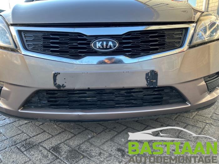 Kia Cee'd 1.4 CVVT 16V Sloopvoertuig (2009, Beige)