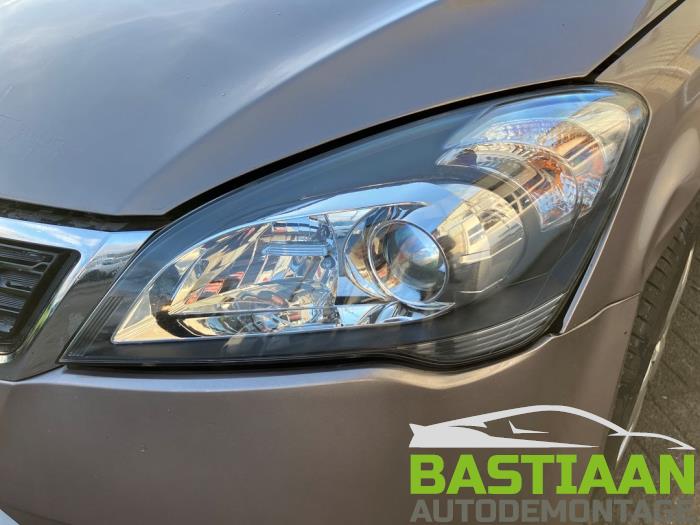 Kia Cee'd 1.4 CVVT 16V Sloopvoertuig (2009, Beige)