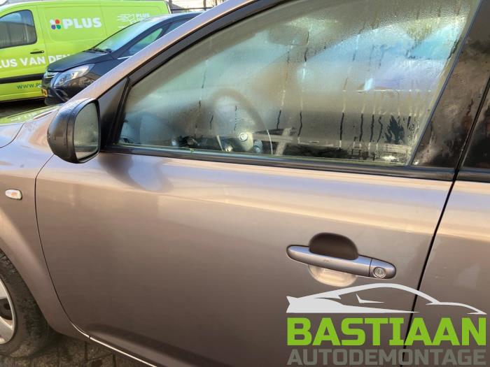 Kia Cee'd 1.4 CVVT 16V Sloopvoertuig (2009, Beige)