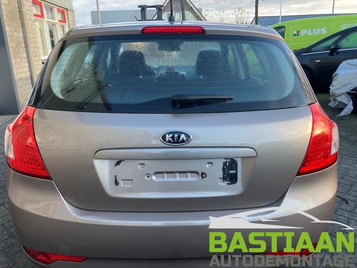 Kia Cee'd 1.4 CVVT 16V Sloopvoertuig (2009, Beige)