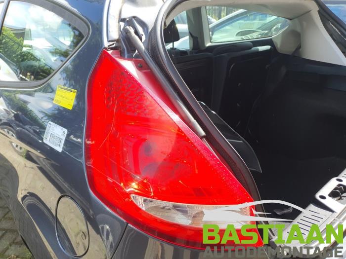 Ford Fiesta 6 1.25 16V Sloopvoertuig (2010, Grijs)