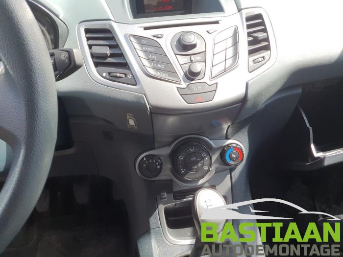 Ford Fiesta 6 1.25 16V Sloopvoertuig (2010, Grijs)