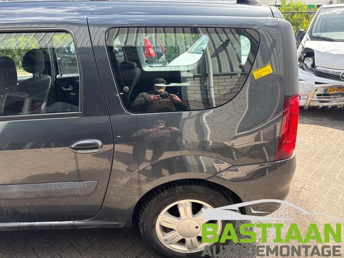 Dacia Logan MCV I 1.6 16V Sloopvoertuig (2011, Grijs)