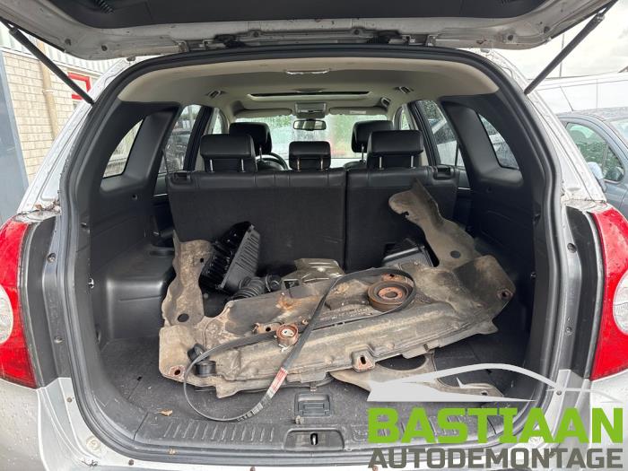 Chevrolet Captiva 2.4 16V 4x4 Sloopvoertuig (2008, Zilvergrijs)