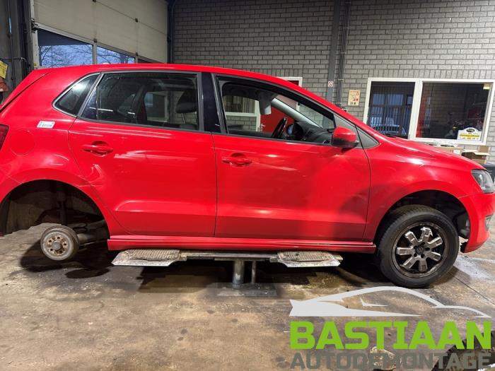 Volkswagen Polo V 1.2 TDI 12V BlueMotion Sloopvoertuig (2011, Rood)