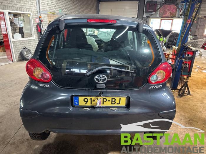Toyota Aygo 1.0 12V VVT-i Sloopvoertuig (2007, Grijs)