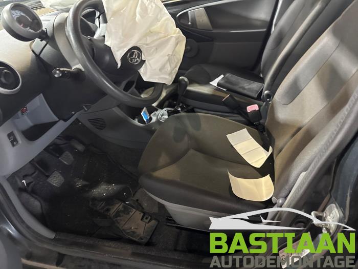 Toyota Aygo 1.0 12V VVT-i Sloopvoertuig (2007, Grijs)