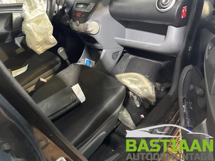 Toyota Aygo 1.0 12V VVT-i Sloopvoertuig (2007, Grijs)