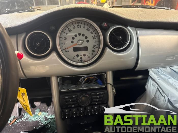 Mini Mini One/Cooper 1.6 16V Cooper Sloopvoertuig (2002, Geel)