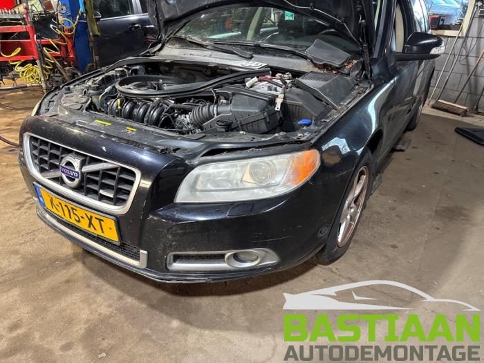 Volvo V70 2.0 16V Flexifuel Sloopvoertuig (2008, Zwart)