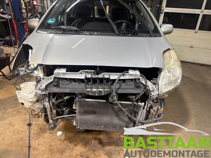 Toyota Yaris II 1.33 16V Dual VVT-I Sloopvoertuig (2010, Grijs)