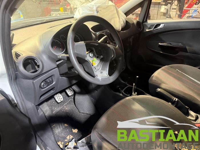 Opel Corsa D 1.4 16V LPG Sloopvoertuig (2010, Wit)