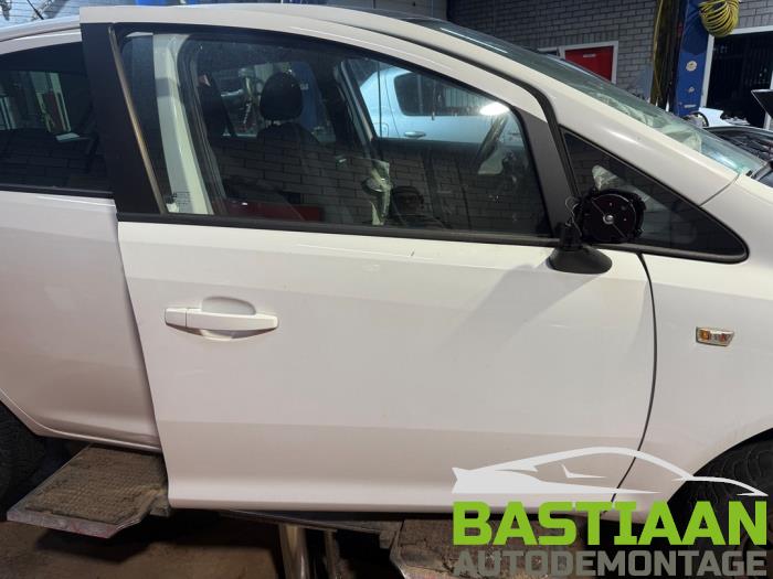 Opel Corsa D 1.4 16V LPG Sloopvoertuig (2010, Wit)