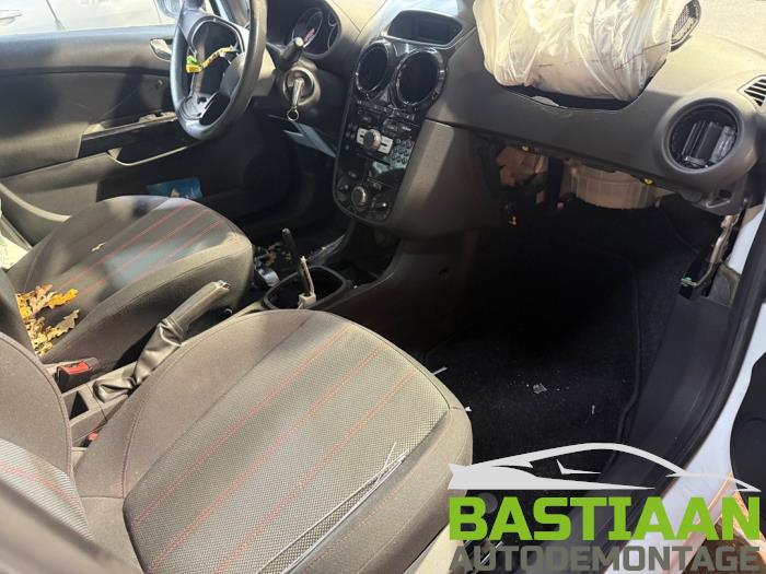 Opel Corsa D 1.4 16V LPG Sloopvoertuig (2010, Wit)