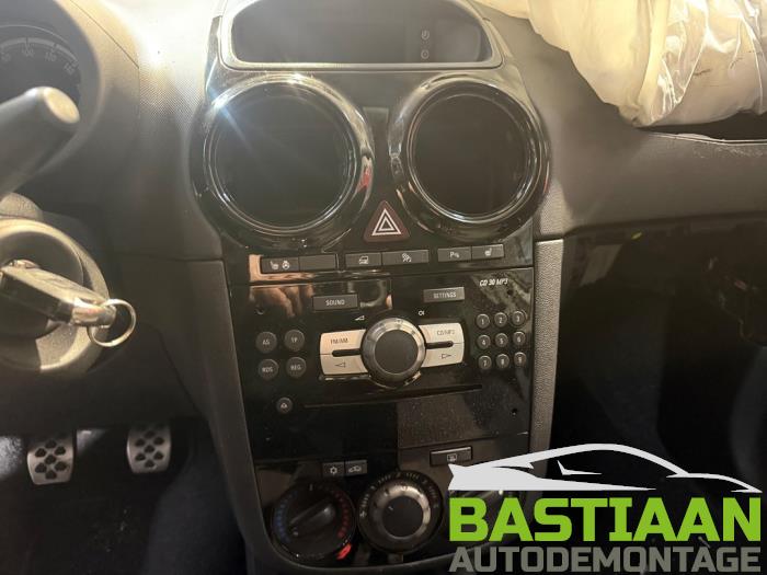 Opel Corsa D 1.4 16V LPG Sloopvoertuig (2010, Wit)