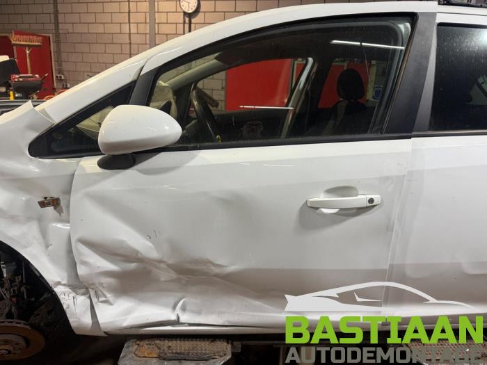 Opel Corsa D 1.4 16V LPG Sloopvoertuig (2010, Wit)