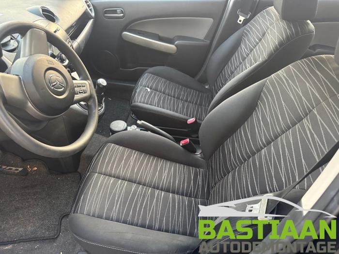 Mazda 2 1.3 16V S-VT High Power Sloopvoertuig (2009, Zwart)