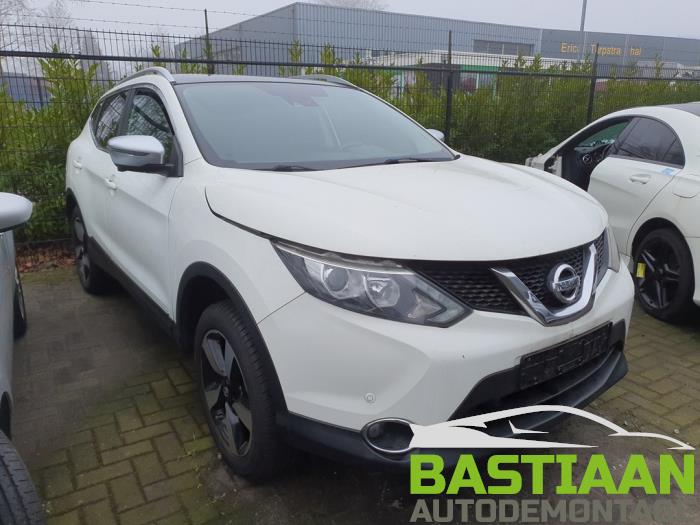Nissan Qashqai 1.2 DIG-T 16V Sloopvoertuig (2015, Wit)