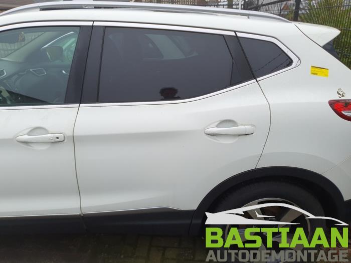 Nissan Qashqai 1.2 DIG-T 16V Sloopvoertuig (2015, Wit)