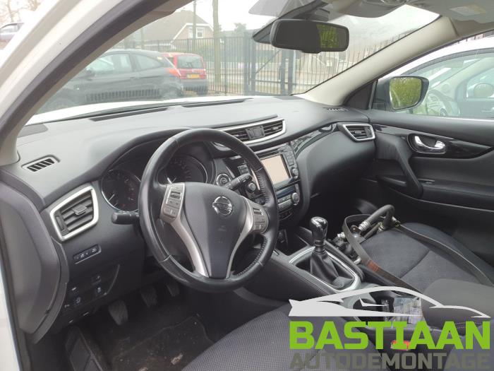 Nissan Qashqai 1.2 DIG-T 16V Sloopvoertuig (2015, Wit)