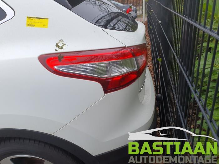 Nissan Qashqai 1.2 DIG-T 16V Sloopvoertuig (2015, Wit)