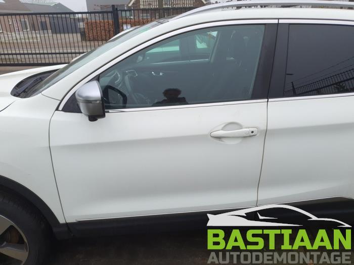 Nissan Qashqai 1.2 DIG-T 16V Sloopvoertuig (2015, Wit)