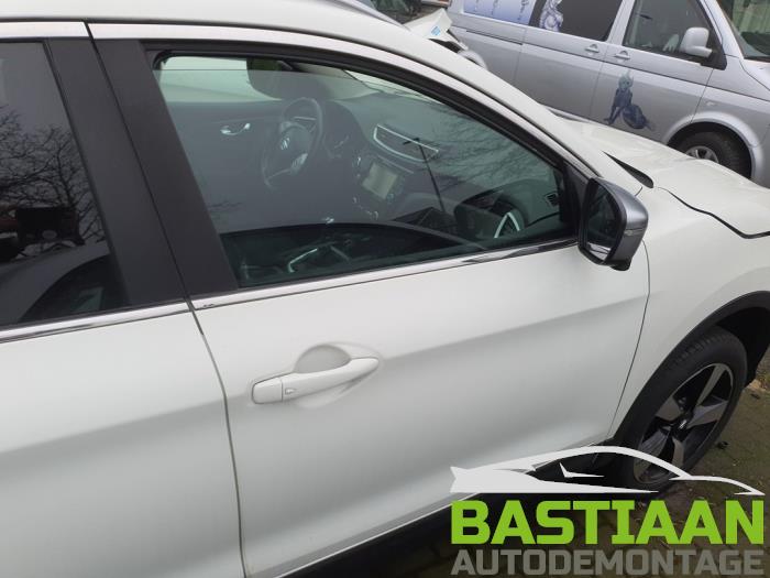 Nissan Qashqai 1.2 DIG-T 16V Sloopvoertuig (2015, Wit)