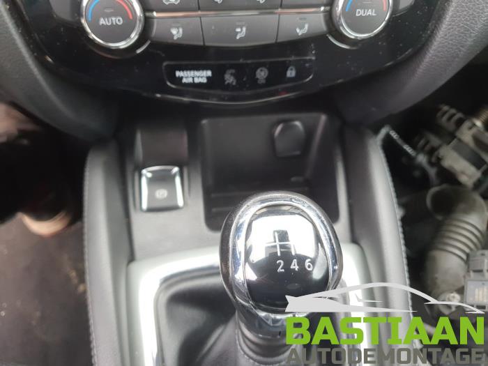 Nissan Qashqai 1.2 DIG-T 16V Sloopvoertuig (2015, Wit)