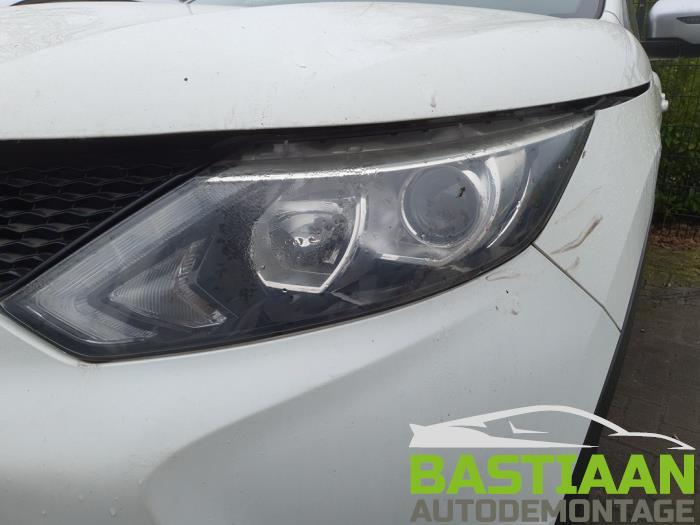 Nissan Qashqai 1.2 DIG-T 16V Sloopvoertuig (2015, Wit)