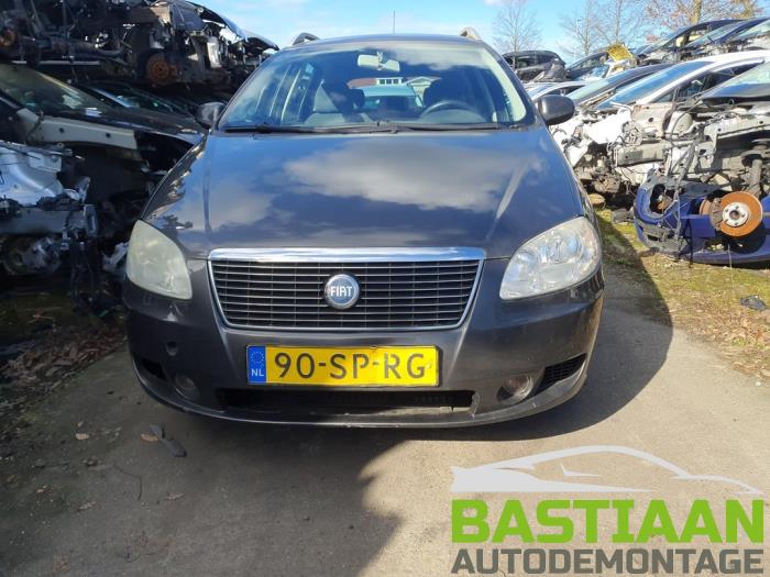 Fiat Croma 2.2 MPI 16V Sloopvoertuig (2006, Grijs)