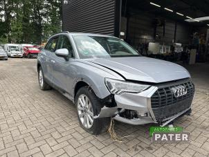 Audi Q3 1.4 45 TFSI e 16V Sloopvoertuig (2022, Zilvergrijs, Zilver)