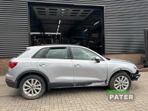 Audi Q3 1.4 45 TFSI e 16V Sloopvoertuig (2022, Zilvergrijs, Zilver)